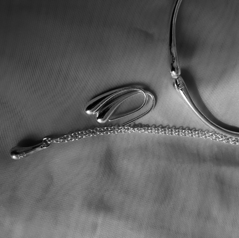Sterling Silver Teardrop Necklace Set